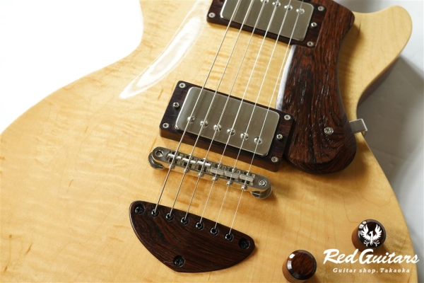 Grain Arched – Hard Rock Maple TOP / Honduras Mahogany Jacaranda - Natural